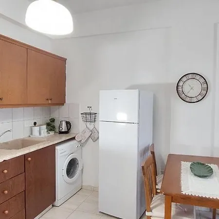 1 Bedroom In Center *